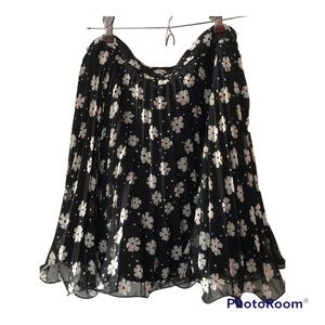 Black and White Flower-print Skirt